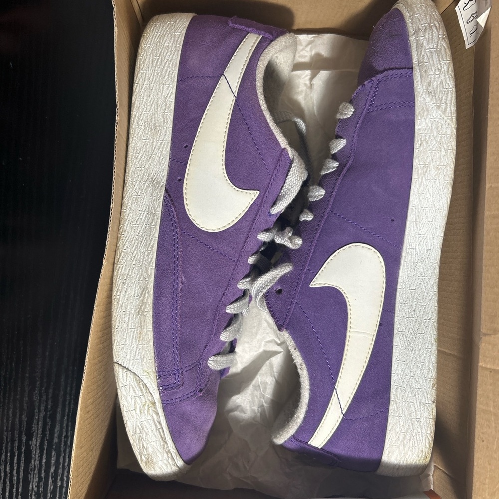 Nike Low Blazers Retro Purple and White Sneakers